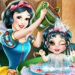 เกมส์อาบน้ำลูกสโนไวท์ Snow White Baby Wash